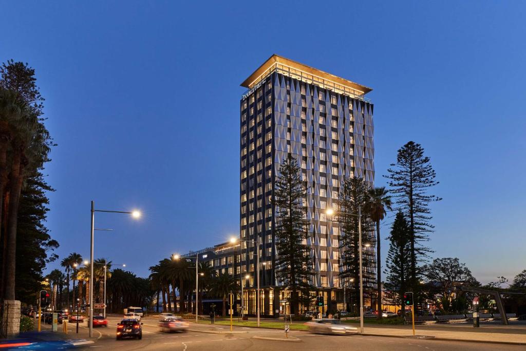 Double Tree by Hilton Perth Northbridge - Exterior